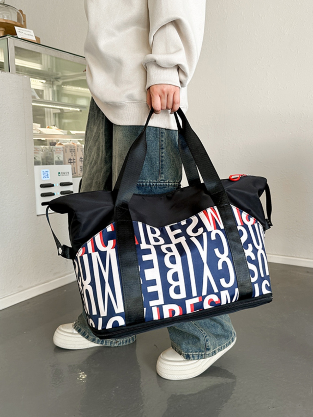 Large Capacity Portable Travel Bag for Women & Men, Versatile Luggage for Short Trips, Business Travel, Sports & Fitness. Large Capacity Portable Travel Bag for Women & Men, Versatile Luggage for Short Trips, Business Travel, Sports & Fitness.