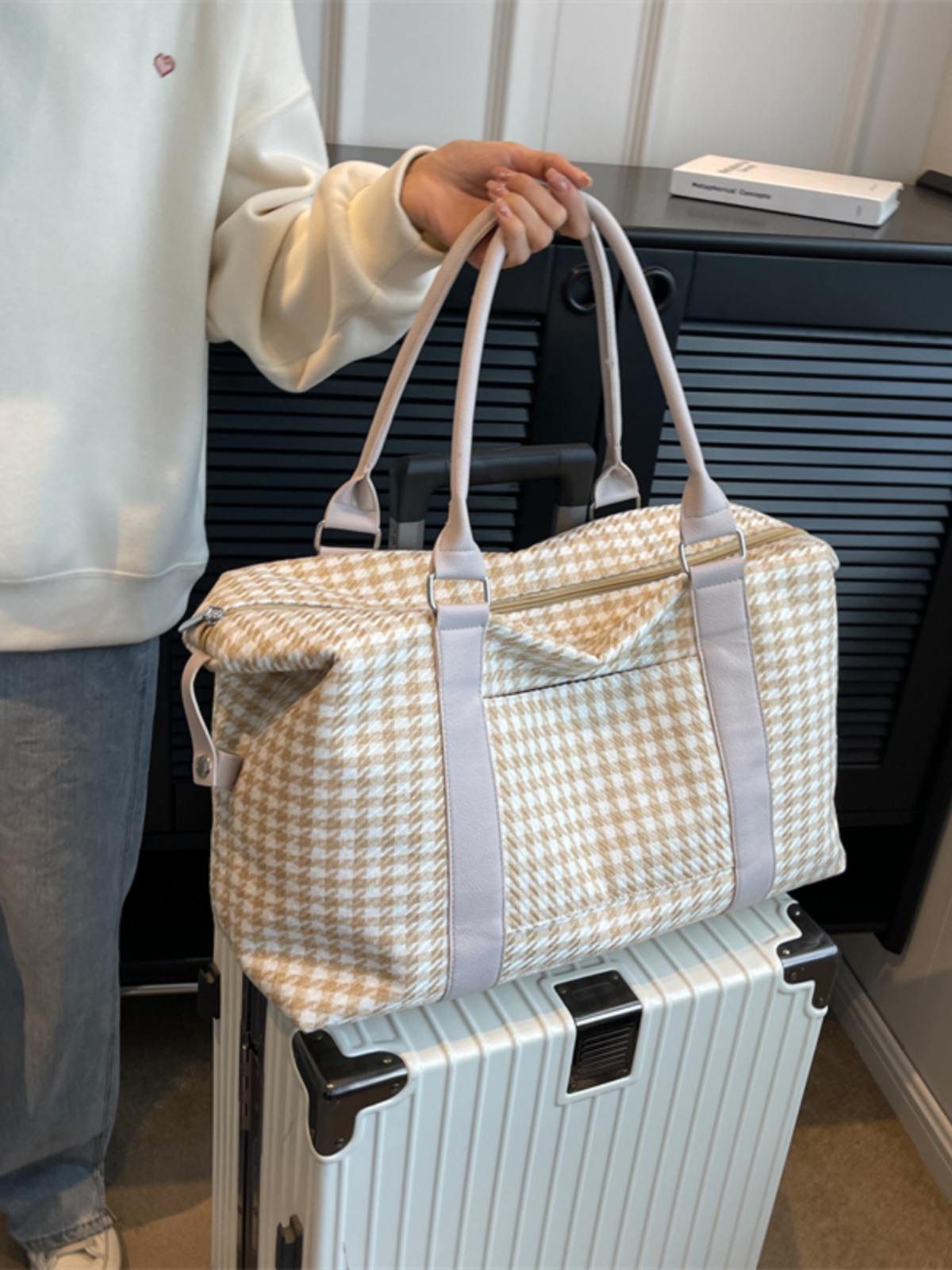 Large Capacity Rolling Travel Bag for Women - Portable Maternity Storage, Sports Fitness, & Versatile Luggage Solution Large Capacity Rolling Travel Bag for Women - Portable Maternity Storage, Sports Fitness, & Versatile Luggage Solution