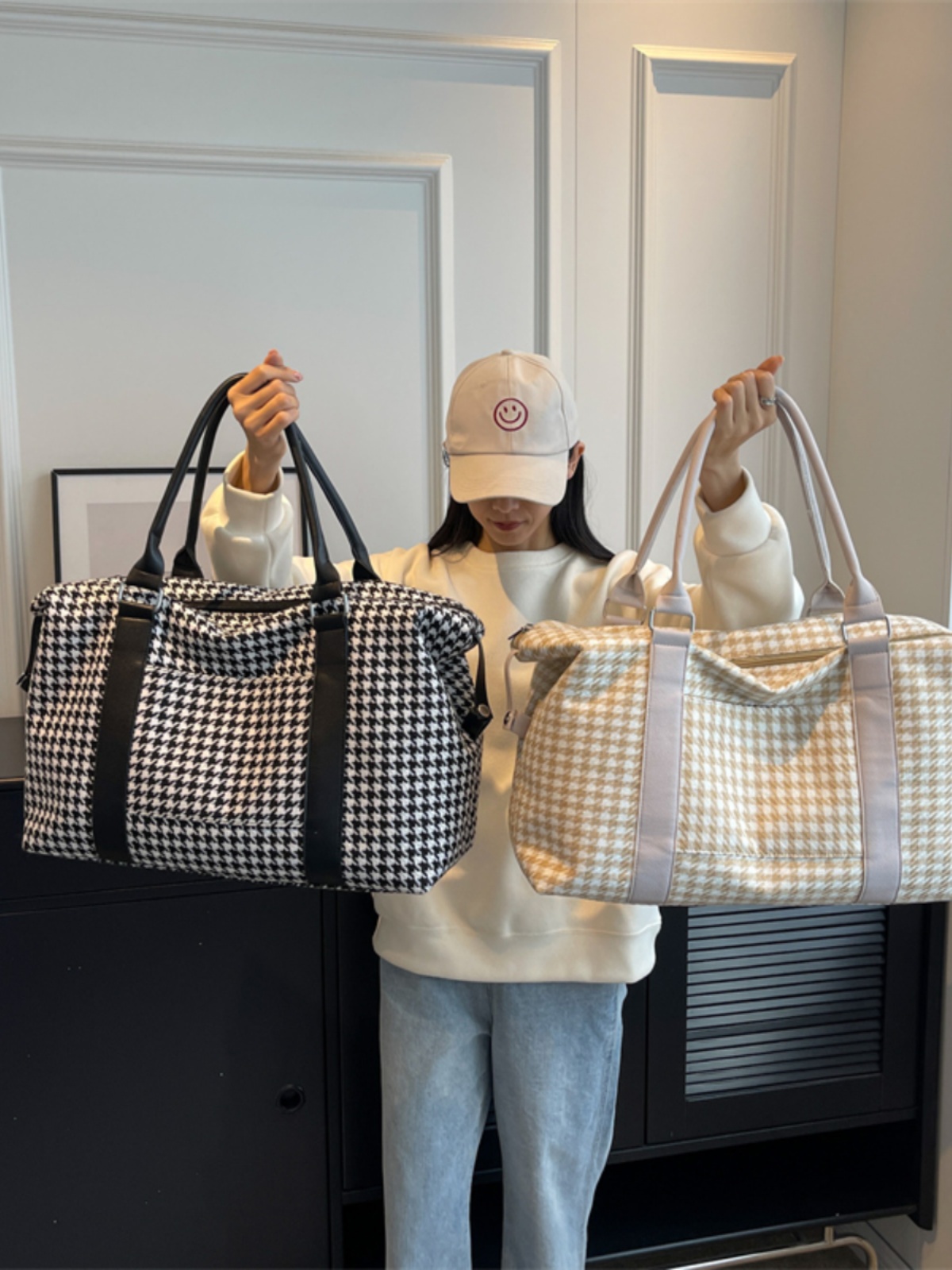 Large Capacity Rolling Travel Bag for Women - Portable Maternity Storage, Sports Fitness, & Versatile Luggage Solution Large Capacity Rolling Travel Bag for Women - Portable Maternity Storage, Sports Fitness, & Versatile Luggage Solution