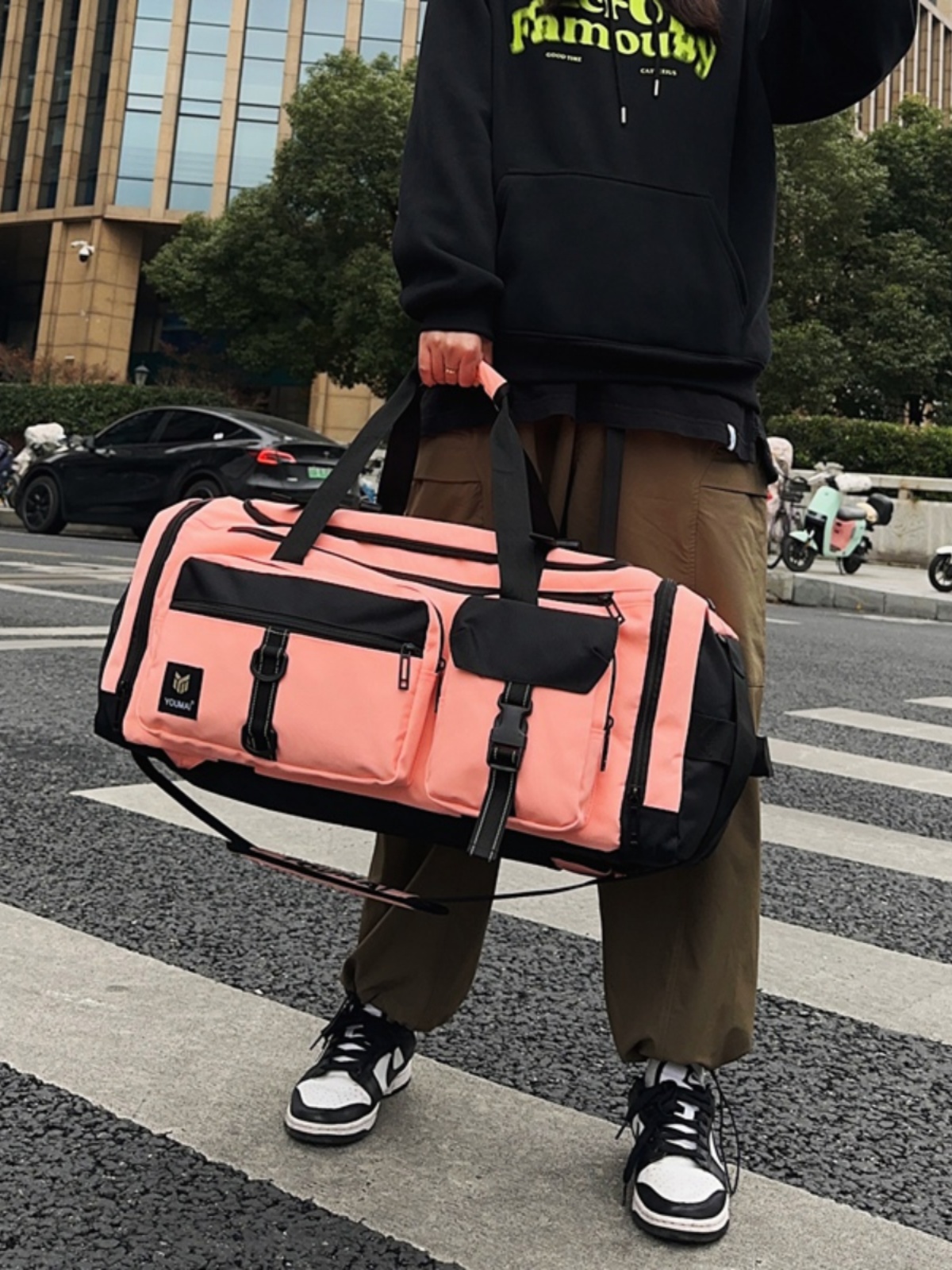 Large Capacity Sports Bag with Dry Wet Separation - Fitness Backpack for Men & Women, Training Equipment & Skiing Storage Large Capacity Sports Bag with Dry Wet Separation - Fitness Backpack for Men & Women, Training Equipment & Skiing Storage