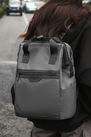 Large-Capacity Water-Resistant Backpack for Classes and Commuting, Unisex Laptop and School Bag, Ideal for Students and Professionals