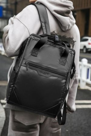 Large-Capacity Water-Resistant Backpack for Classes and Commuting, Unisex Laptop and School Bag, Ideal for Students and Professionals