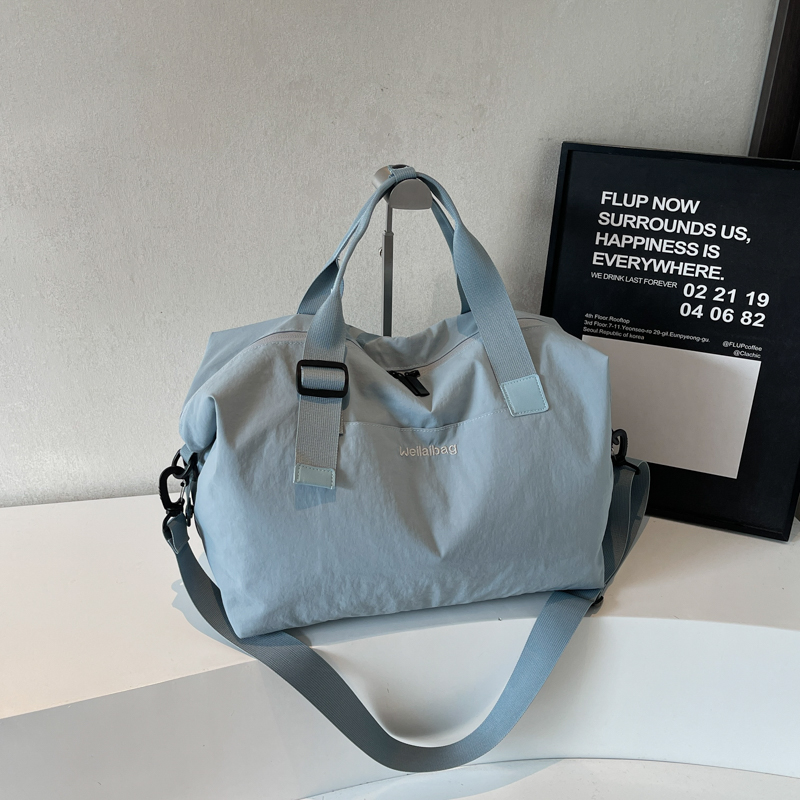 Large Capacity Women's Commuter Travel Bag - Lightweight Fitness Shoulder Bag, Perfect for Maternity & Everyday Use Large Capacity Women's Commuter Travel Bag - Lightweight Fitness Shoulder Bag, Perfect for Maternity & Everyday Use