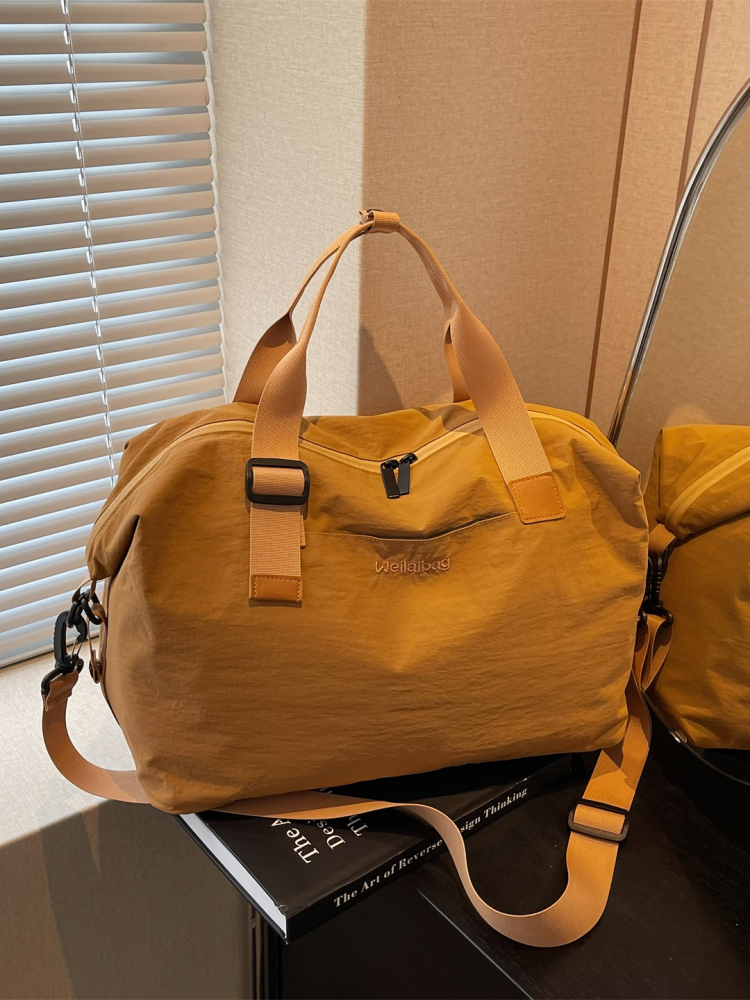 Large Capacity Women's Commuter Travel Bag - Lightweight Fitness Shoulder Bag, Perfect for Maternity & Everyday Use Large Capacity Women's Commuter Travel Bag - Lightweight Fitness Shoulder Bag, Perfect for Maternity & Everyday Use