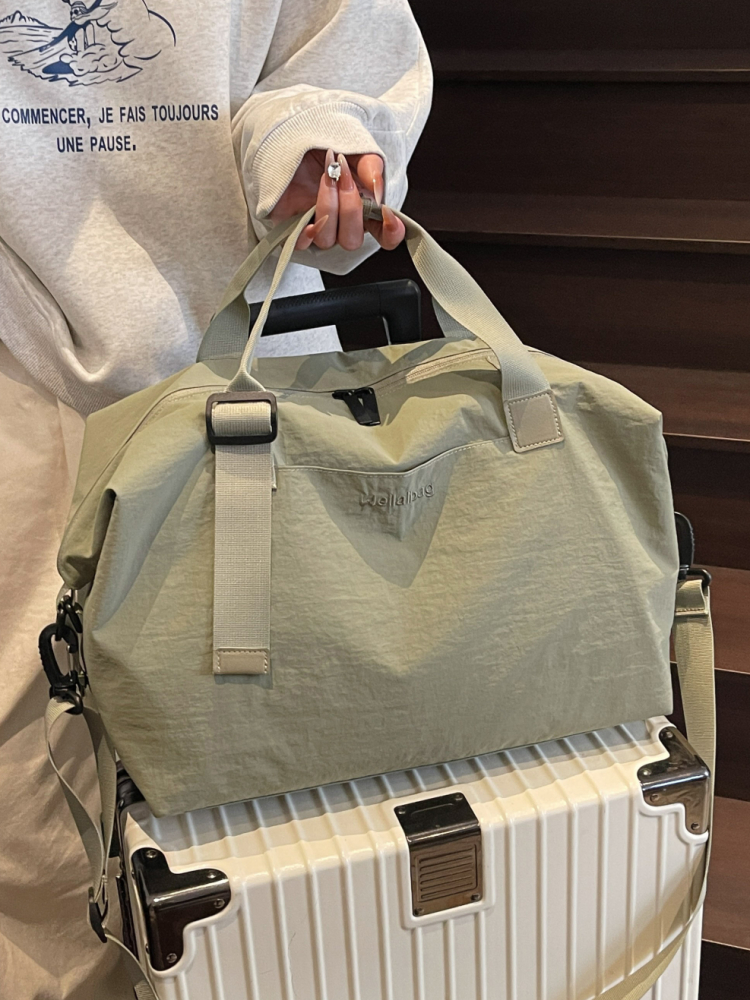 Large Capacity Women's Commuter Travel Bag - Lightweight Fitness Shoulder Bag, Perfect for Maternity & Everyday Use Large Capacity Women's Commuter Travel Bag - Lightweight Fitness Shoulder Bag, Perfect for Maternity & Everyday Use