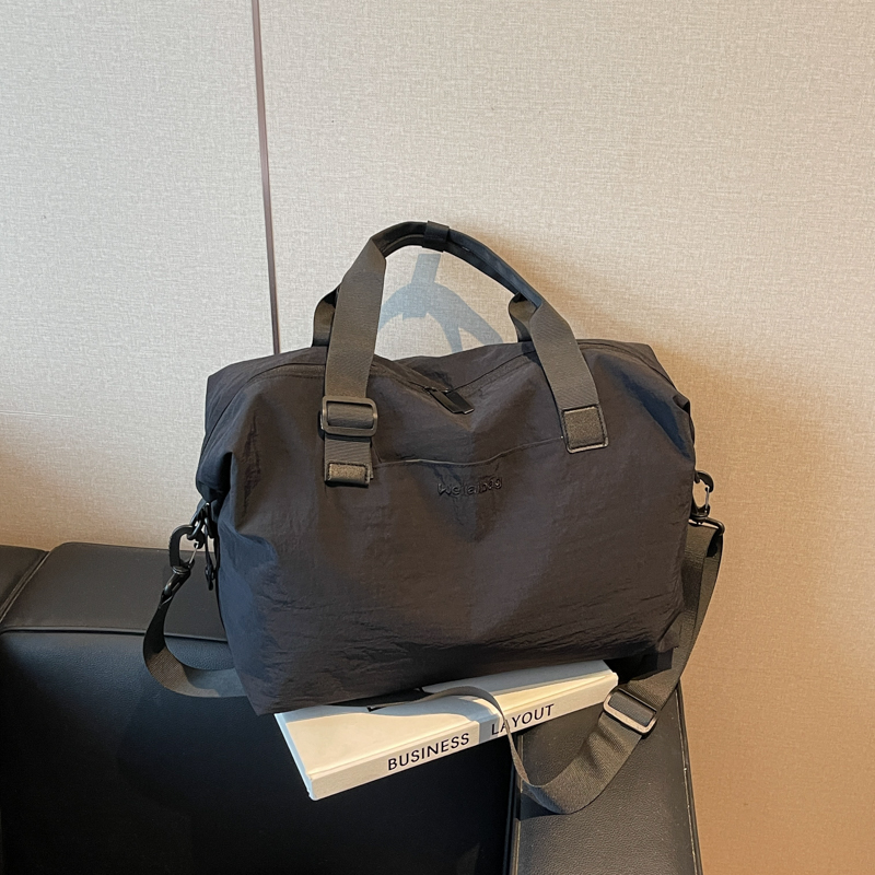 Large Capacity Women's Commuter Travel Bag - Lightweight Fitness Shoulder Bag, Perfect for Maternity & Everyday Use Large Capacity Women's Commuter Travel Bag - Lightweight Fitness Shoulder Bag, Perfect for Maternity & Everyday Use