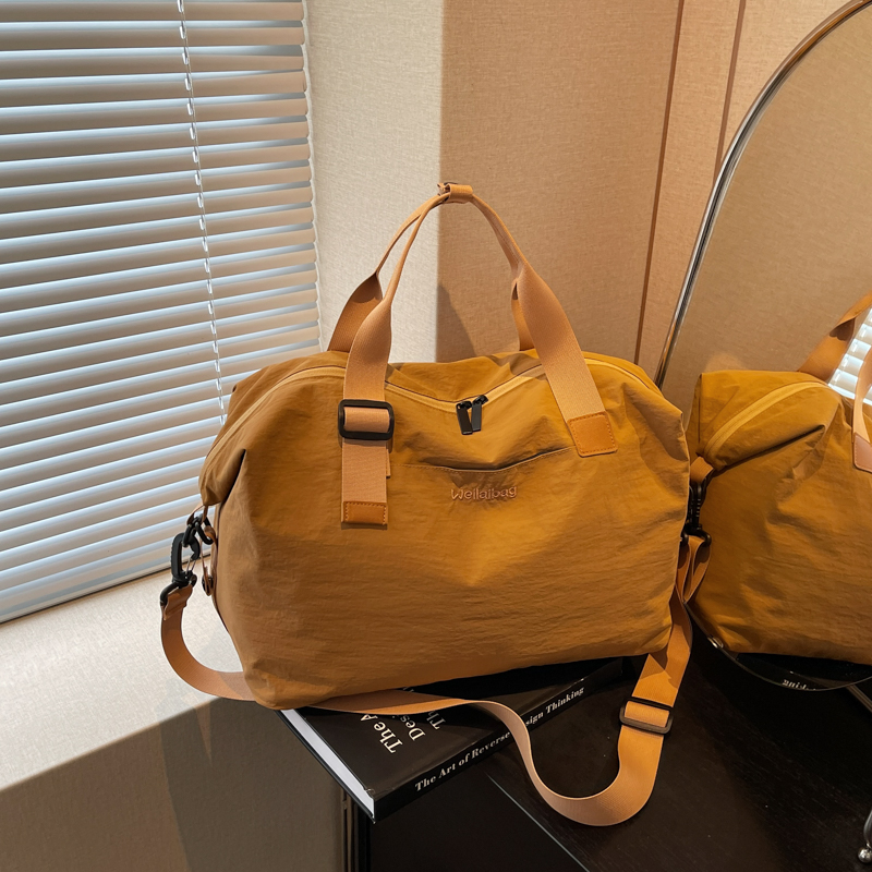 Large Capacity Women's Commuter Travel Bag - Lightweight Fitness Shoulder Bag, Perfect for Maternity & Everyday Use Large Capacity Women's Commuter Travel Bag - Lightweight Fitness Shoulder Bag, Perfect for Maternity & Everyday Use