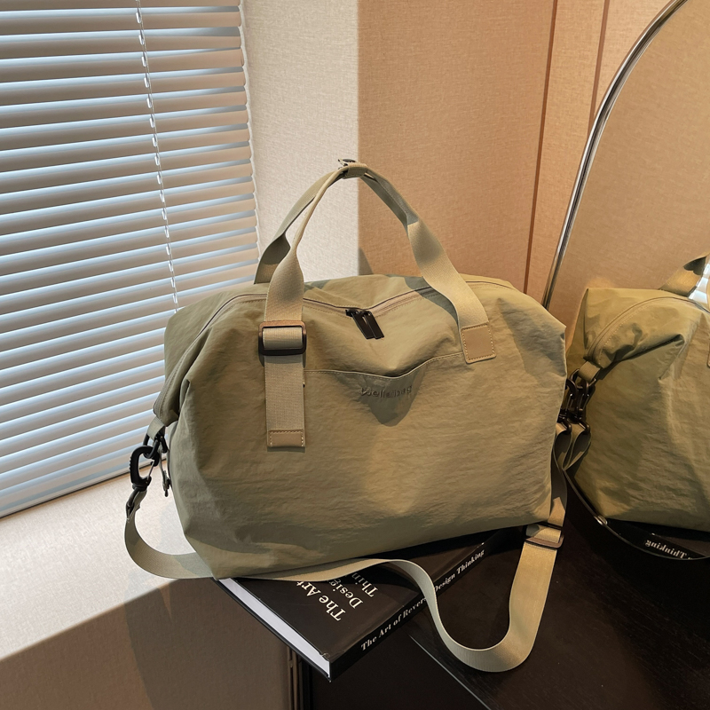 Large Capacity Women's Commuter Travel Bag - Lightweight Fitness Shoulder Bag, Perfect for Maternity & Everyday Use Large Capacity Women's Commuter Travel Bag - Lightweight Fitness Shoulder Bag, Perfect for Maternity & Everyday Use