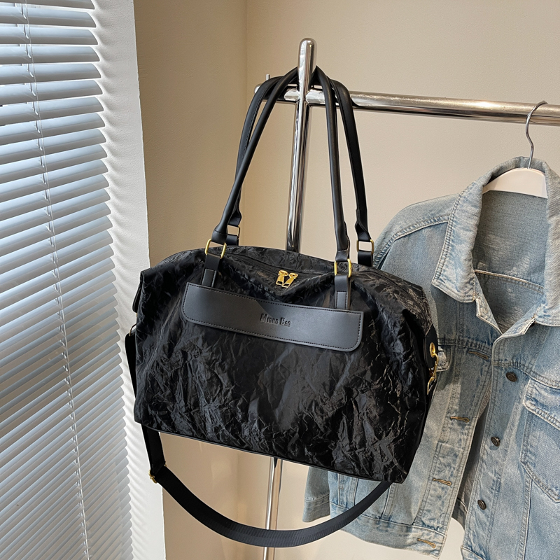 Large Capacity Women's Handbag - Fashionable Lightweight Travel Bag for Business Trips and Fitness - Stylish Storage Solution Large Capacity Women's Handbag - Fashionable Lightweight Travel Bag for Business Trips and Fitness - Stylish Storage Solution