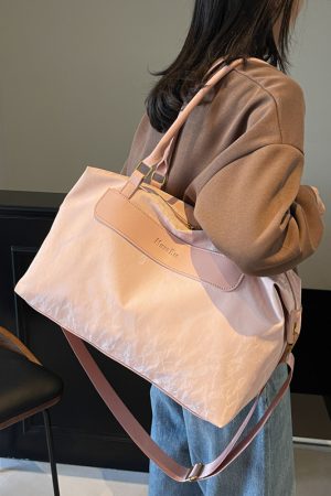 Large Capacity Women's Handbag - Fashionable Lightweight Travel Bag for Business Trips and Fitness - Stylish Storage Solution