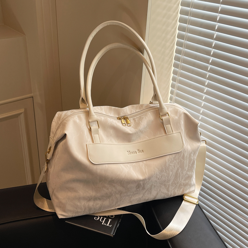 Large Capacity Women's Handbag - Fashionable Lightweight Travel Bag for Business Trips and Fitness - Stylish Storage Solution Large Capacity Women's Handbag - Fashionable Lightweight Travel Bag for Business Trips and Fitness - Stylish Storage Solution