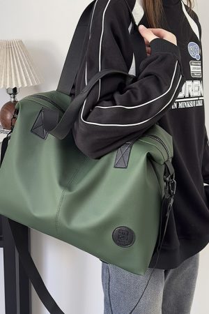 Large Capacity Women's Travel Bag - Stylish Commuting & Fitness Bag with Dry/Wet Separation for Short-Distance Travel