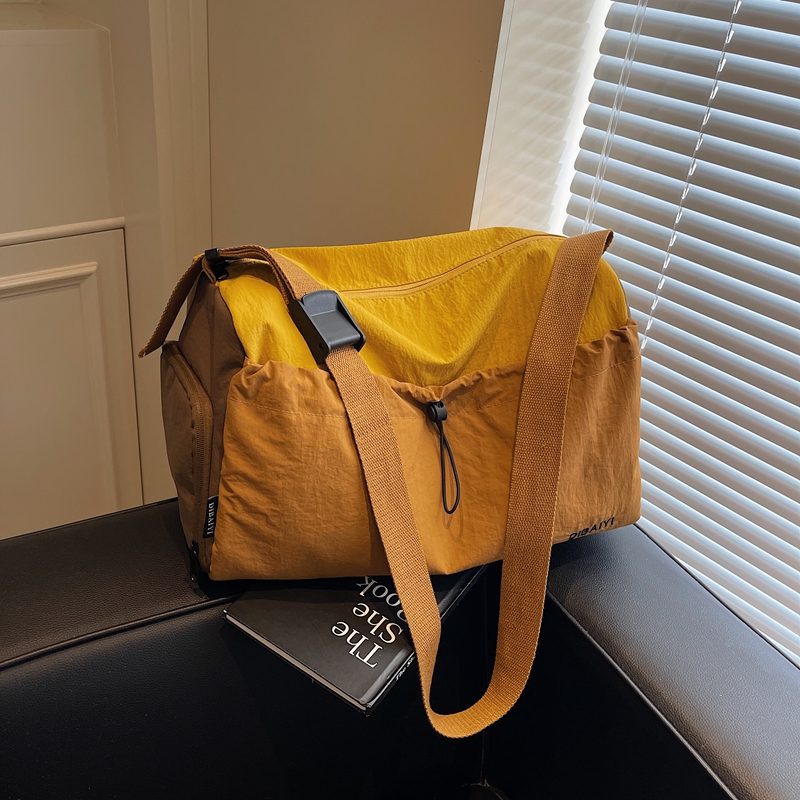 Large Capacity Women's Travel Bag - Stylish Lightweight Sports Fitness Shoulder Crossbody Bag for Short Trips & Business Travel Large Capacity Women's Travel Bag - Stylish Lightweight Sports Fitness Shoulder Crossbody Bag for Short Trips & Business Travel