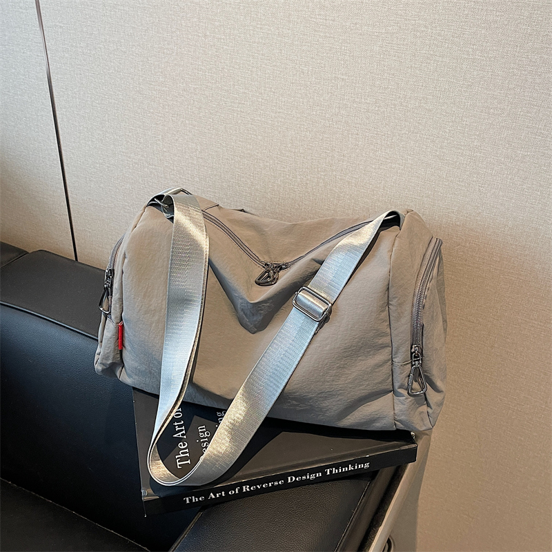 Large Capacity Women's Travel Bag - Versatile Lightweight Sports & Fitness Crossbody Bag for Short Trips and Business Storage Large Capacity Women's Travel Bag - Versatile Lightweight Sports & Fitness Crossbody Bag for Short Trips and Business Storage