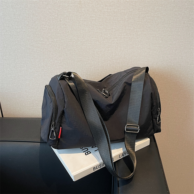 Large Capacity Women's Travel Bag - Versatile Lightweight Sports & Fitness Crossbody Bag for Short Trips and Business Storage Large Capacity Women's Travel Bag - Versatile Lightweight Sports & Fitness Crossbody Bag for Short Trips and Business Storage