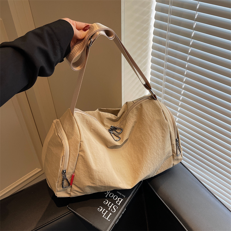 Large Capacity Women's Travel Bag - Versatile Lightweight Sports & Fitness Crossbody Bag for Short Trips and Business Storage Large Capacity Women's Travel Bag - Versatile Lightweight Sports & Fitness Crossbody Bag for Short Trips and Business Storage