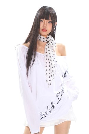Lazy Casual Off-Shoulder T-Shirt for Women, Loose Fit Letter Design Top for Spring and Summer, Y2K Style Fashion
