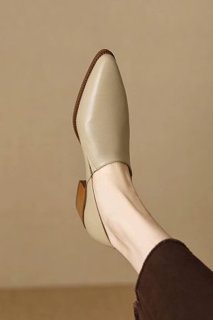 Leather Mid-Heel Women's Deep Mouth Shoes with Chunky Heel and Pointed Toe - Elegant Italian Style Footwear