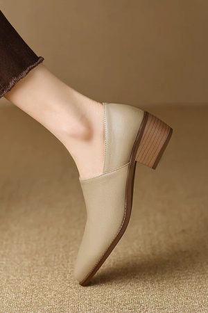 Leather Mid-Heel Women's Deep Mouth Shoes with Chunky Heel and Pointed Toe - Elegant Italian Style Footwear