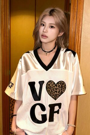 Leopard Print Heart Retro V-Neck T-Shirt for Women - American Style Casual Short Sleeve Sports Top, Quick-Dry Summer Outfit