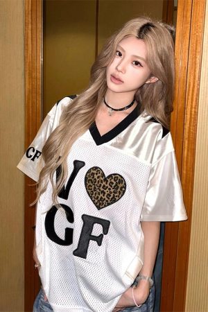 Leopard Print Heart Retro V-Neck T-Shirt for Women - American Style Casual Short Sleeve Sports Top, Quick-Dry Summer Outfit