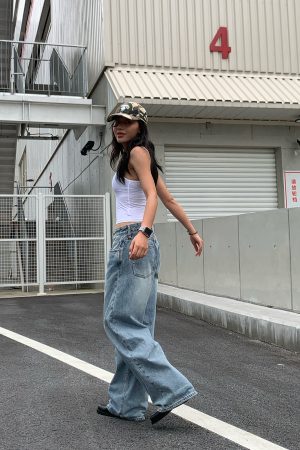 Light Blue Washed Denim Jeans - Low Waist Style, 90s Inspired, Casual Everyday Look, Perfect for Lazy Mornings