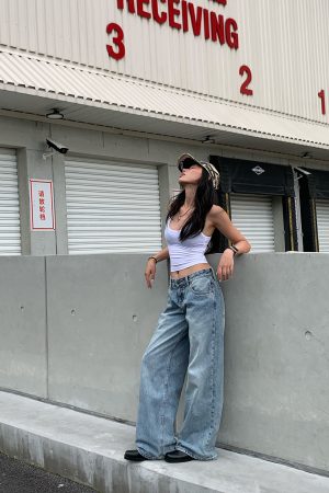 Light Blue Washed Denim Jeans - Low Waist Style, 90s Inspired, Casual Everyday Look, Perfect for Lazy Mornings