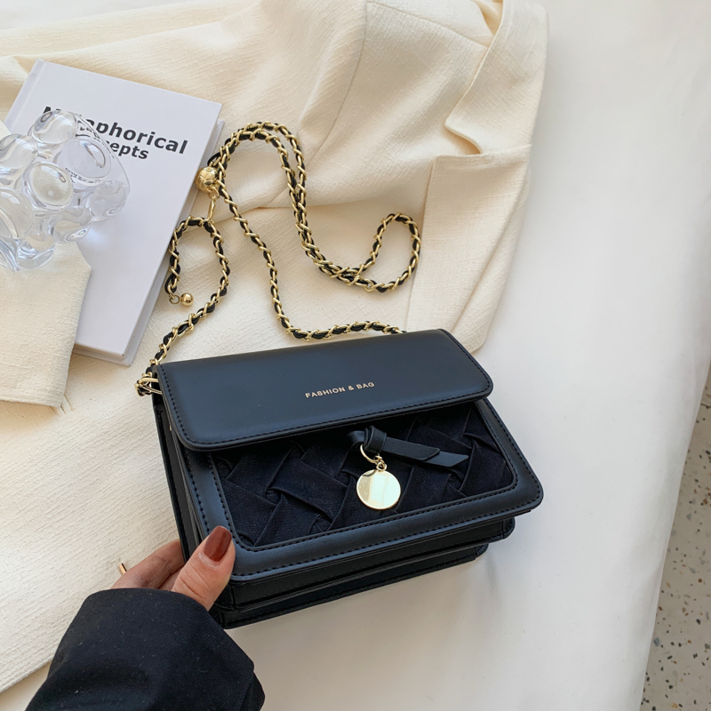 Light Luxury French Shoulder Bag - Versatile Lightweight Crossbody Chain Bag - Small Square Design for Women - Fashionable Commuting Accessory Light Luxury French Shoulder Bag - Versatile Lightweight Crossbody Chain Bag - Small Square Design for Women - Fashionable Commuting Accessory