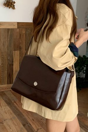 Light Luxury Retro Crossbody Bag for Women - High-End Minimalist Shoulder Bag with Large Capacity for Commuting