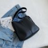 Light Luxury Retro High-End Bucket Bag for Women - Versatile Minimalist Shoulder Crossbody Bag for Commuting
