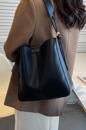 Light Luxury Retro High-End Bucket Bag for Women - Versatile Minimalist Shoulder Crossbody Bag for Commuting