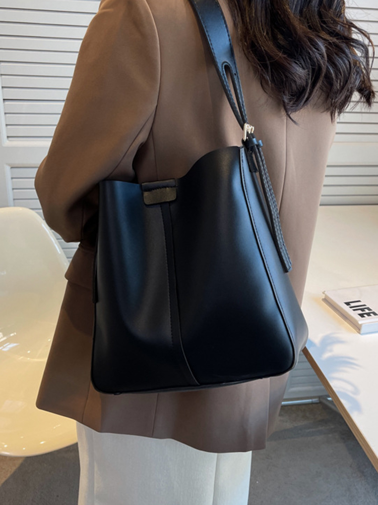Light Luxury Retro High-End Bucket Bag for Women - Versatile Minimalist Shoulder Crossbody Bag for Commuting Light Luxury Retro High-End Bucket Bag for Women - Versatile Minimalist Shoulder Crossbody Bag for Commuting