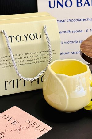 Light Luxury Tulip Ceramic Drinking Cup - Elegant Gift for Girls, Perfect Birthday Mug for Best Friends