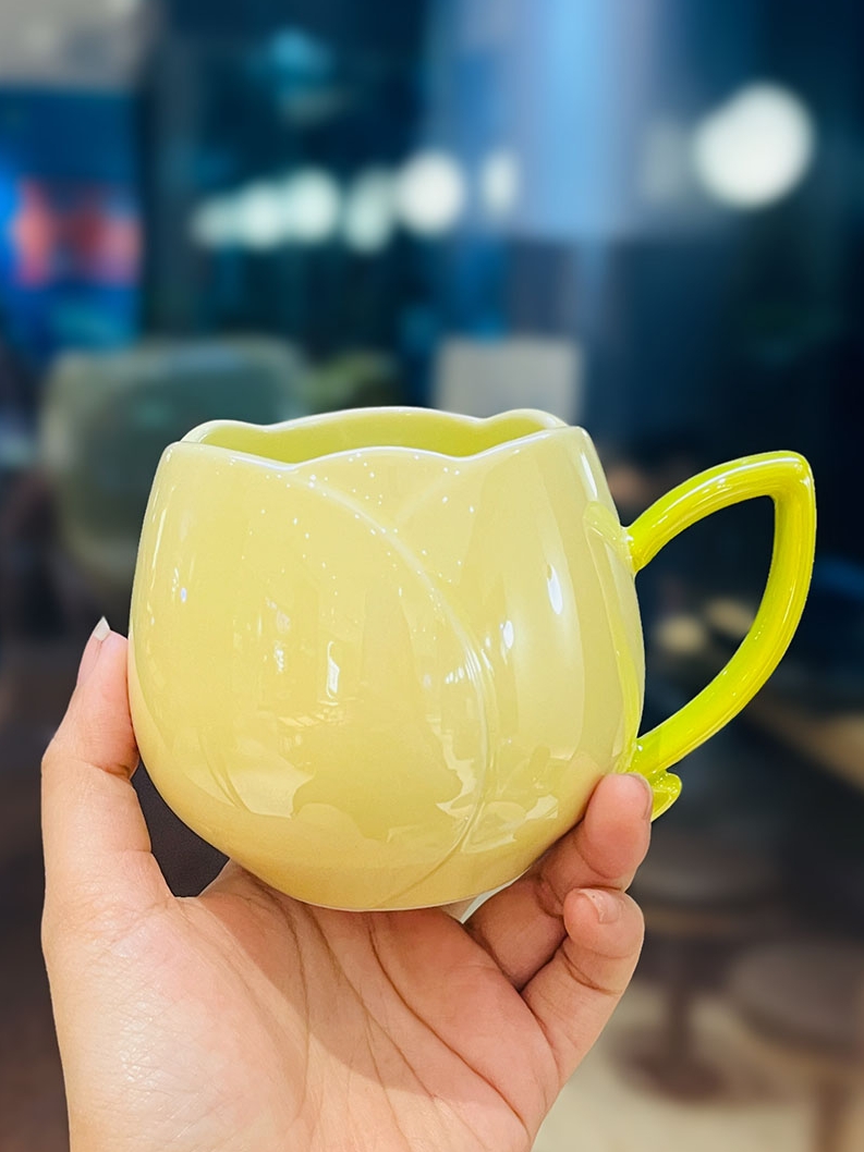 Light Luxury Tulip Ceramic Drinking Cup - Elegant Gift for Girls, Perfect Birthday Mug for Best Friends Light Luxury Tulip Ceramic Drinking Cup - Elegant Gift for Girls, Perfect Birthday Mug for Best Friends