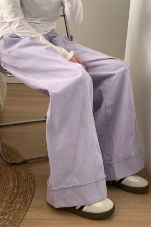 Light Purple Wide-Leg Cropped Jeans for Women - Plus Size, Loose Fit, Flattering for Pear-Shaped Figures, Trendy Casual Style