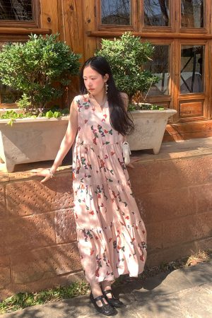 Light Spring Mountains Retro Floral Maxi Dress for Women - Loose V-Neck Sleeveless Long Dress, Perfect for Summer 90s & Y2K Style
