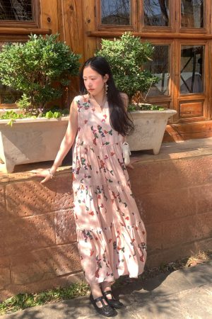 Light Spring Mountains Retro Floral Maxi Dress for Women - Loose V-Neck Sleeveless Long Dress, Perfect for Summer 90s & Y2K Style