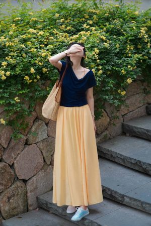 Light Yellow Pleated High-Waisted A-Line Long Skirt with Pockets, Zipper, Casual Parachute Style for a Slimming Effect