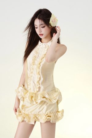 Light Yellow Summer Lace Halter Set with Rhinestones and Romantic Collar - Silk Thread Wave Design