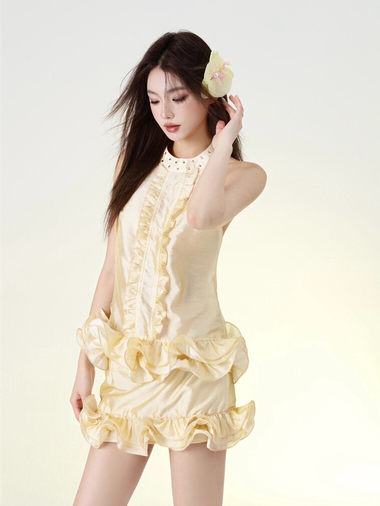 Light Yellow Summer Lace Halter Set with Rhinestones and Romantic Collar - Silk Thread Wave Design Light Yellow Summer Lace Halter Set with Rhinestones and Romantic Collar - Silk Thread Wave Design