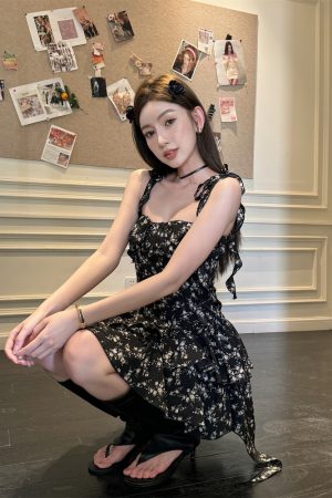 Lightweight Adjustable Black Floral Camisole Dress for Women - French Style, Waist-Cinching, Summer Tea Break Fashion