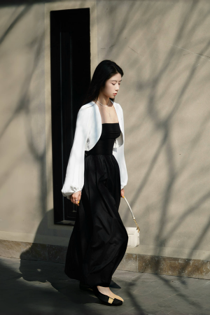 Lightweight Beaded Cardigan with Pipa Sleeves, Long-Sleeved Elegant Outerwear, Wrinkle-Resistant Short Jacket for Spring and Summer