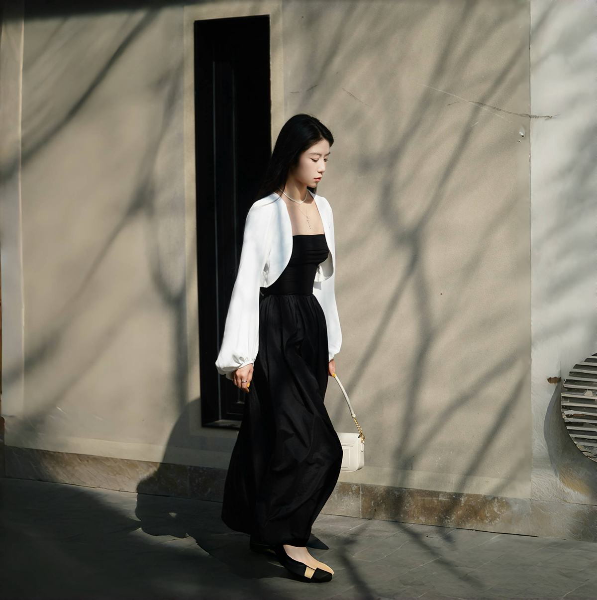 Lightweight Beaded Cardigan with Pipa Sleeves, Long-Sleeved Elegant Outerwear, Wrinkle-Resistant Short Jacket for Spring and Summer Lightweight Beaded Cardigan with Pipa Sleeves, Long-Sleeved Elegant Outerwear, Wrinkle-Resistant Short Jacket for Spring and Summer