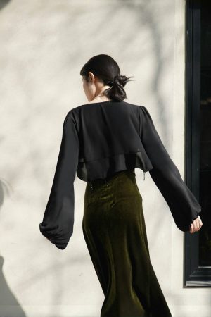 Lightweight Beaded Cardigan with Pipa Sleeves, Long-Sleeved Elegant Outerwear, Wrinkle-Resistant Short Jacket for Spring and Summer