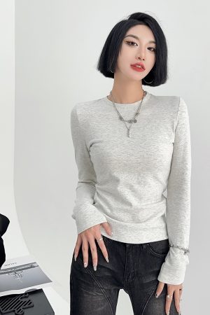 Lightweight Fitted Short Sleeve Round Neck T-Shirt for Women - Spring/Summer Basic Top, Perfect for Casual Outfits