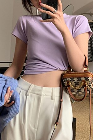 Lightweight Fitted Short Sleeve Round Neck T-Shirt for Women - Spring/Summer Basic Top, Perfect for Casual Outfits