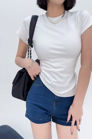 Lightweight Fitted Short Sleeve Round Neck T-Shirt for Women - Spring/Summer Basic Top, Perfect for Casual Outfits