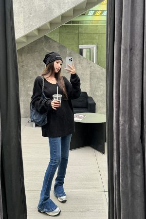 Lightweight Fleece Mid-Rise Slim Fit Flared Jeans for Women - Perfect for Spring and Autumn, Casual Chic Style