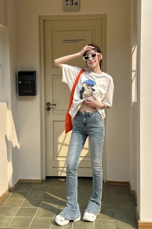 Lightweight Fleece Mid-Rise Slim Fit Flared Jeans for Women - Perfect for Spring and Autumn, Casual Chic Style