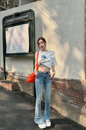 Lightweight Fleece Mid-Rise Slim Fit Flared Jeans for Women - Perfect for Spring and Autumn, Casual Chic Style